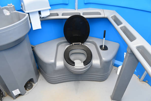 Best Luxury portable toilet rental  in Lamont, CA